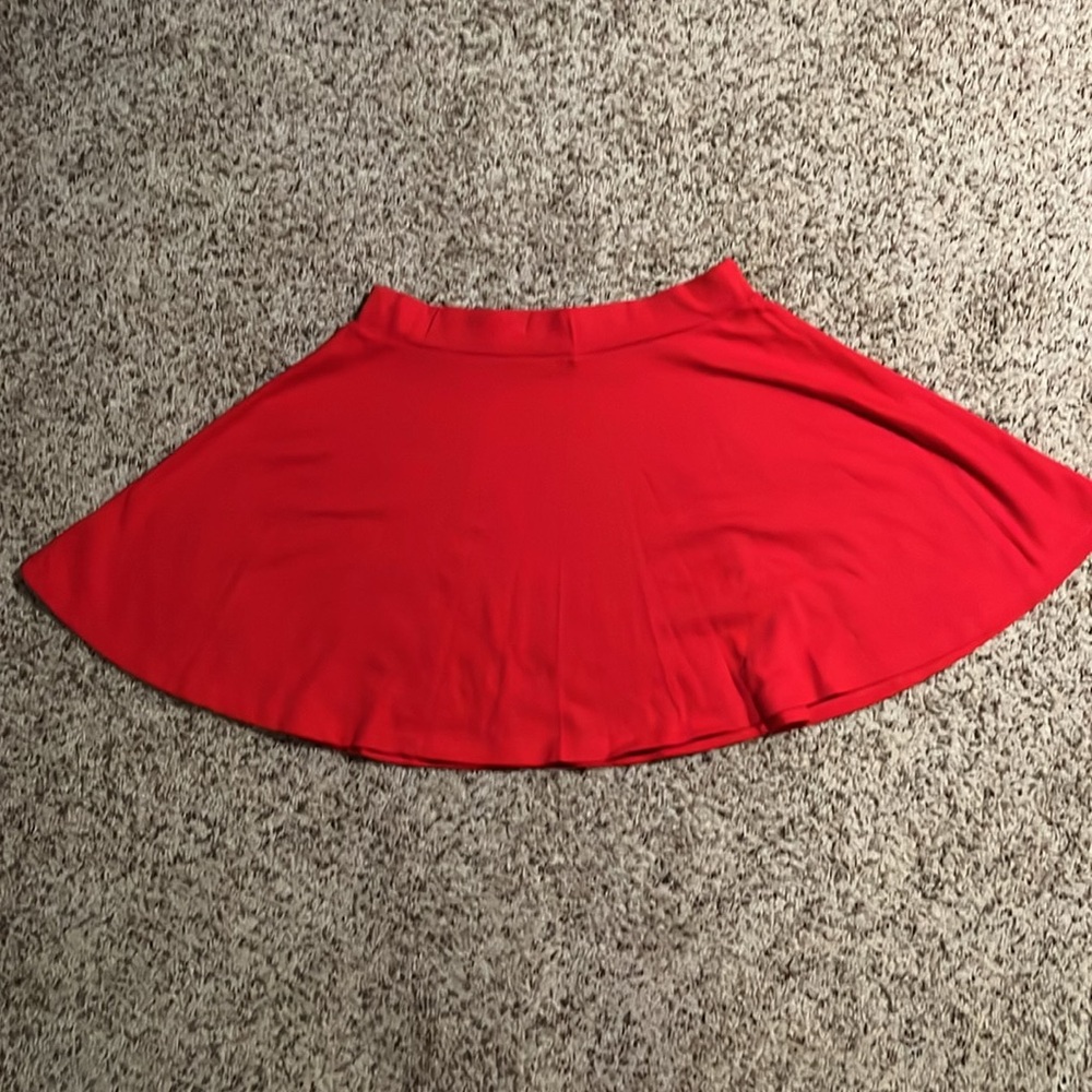 Size XL red skirt - Picture 2 of 2